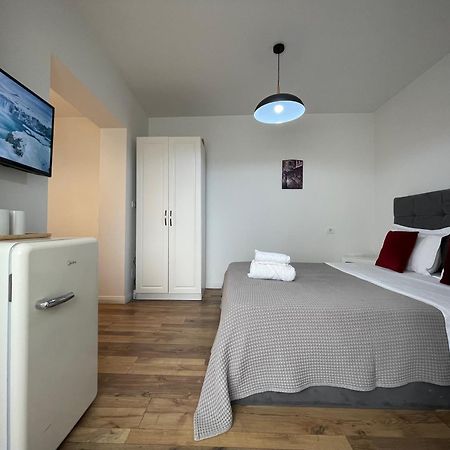 Central Studio Apartments Tirana Bagian luar foto