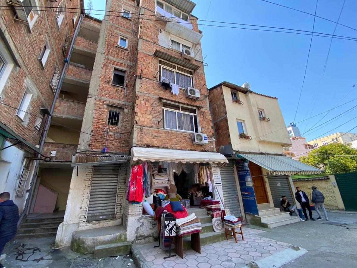 Central Studio Apartments Tirana Bagian luar foto