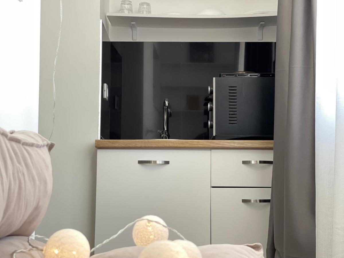 Central Studio Apartments Tirana Bagian luar foto