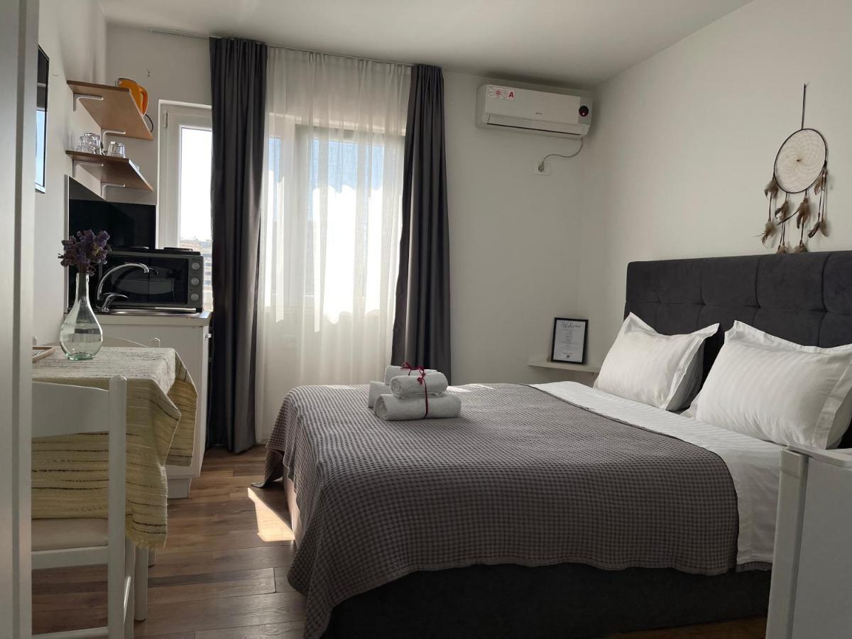 Central Studio Apartments Tirana Bagian luar foto