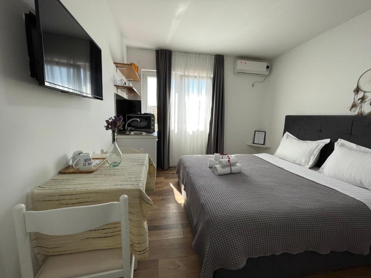 Central Studio Apartments Tirana Bagian luar foto