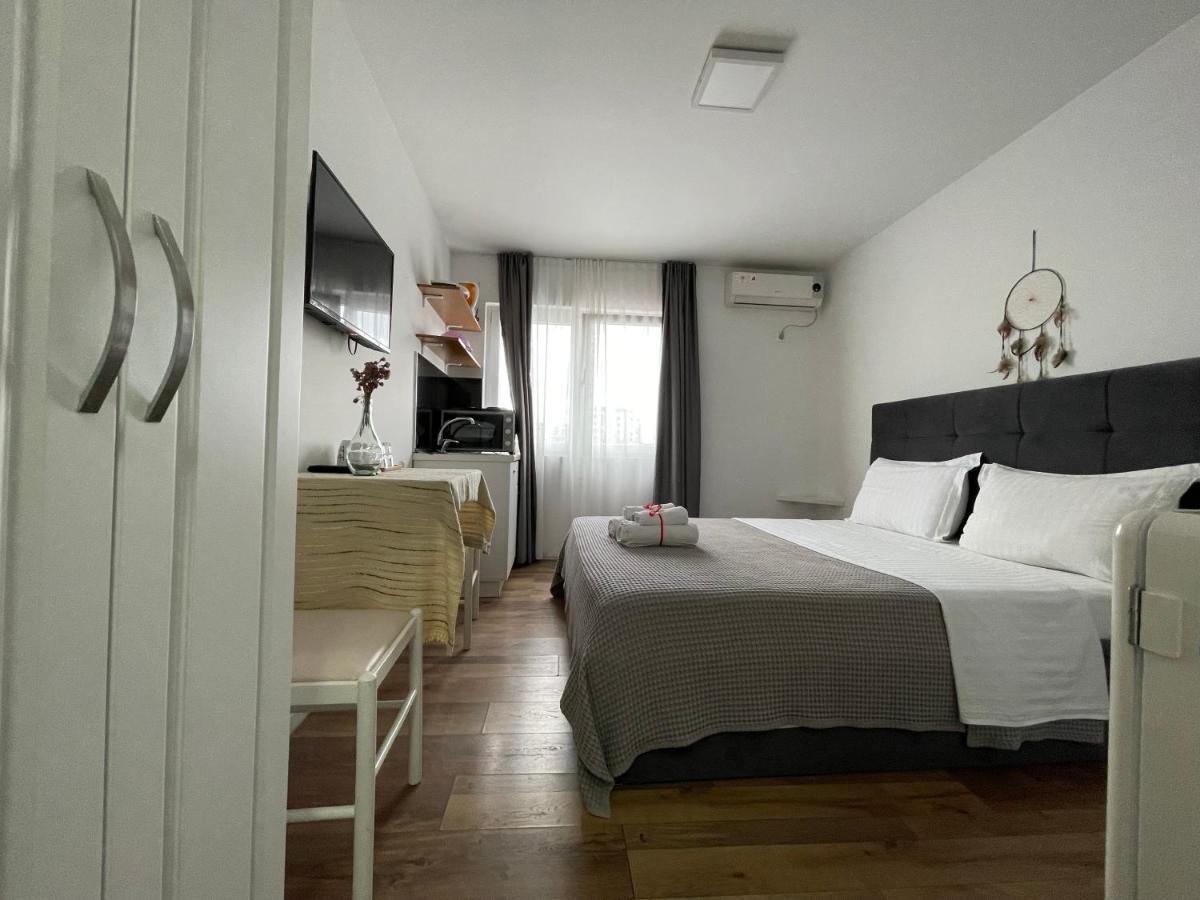 Central Studio Apartments Tirana Bagian luar foto