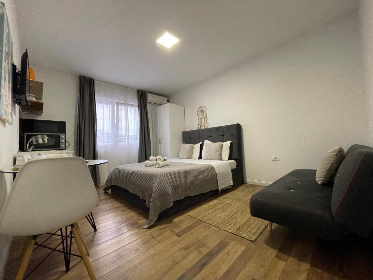 Central Studio Apartments Tirana Bagian luar foto