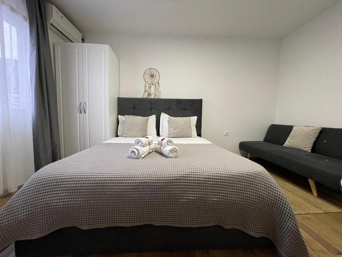 Central Studio Apartments Tirana Bagian luar foto