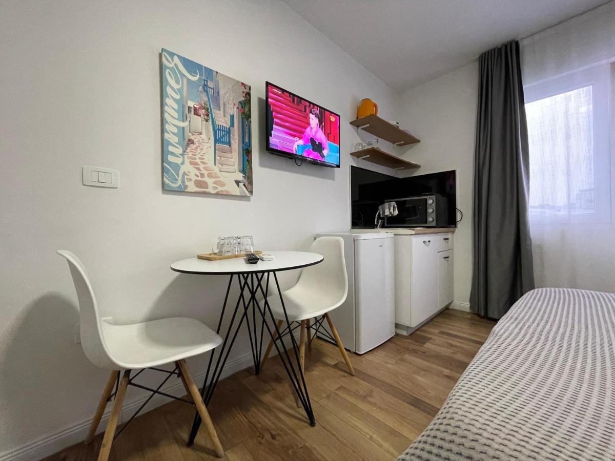 Central Studio Apartments Tirana Bagian luar foto