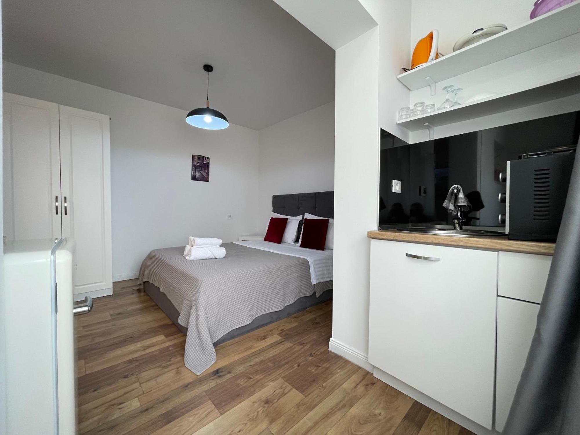 Central Studio Apartments Tirana Bagian luar foto