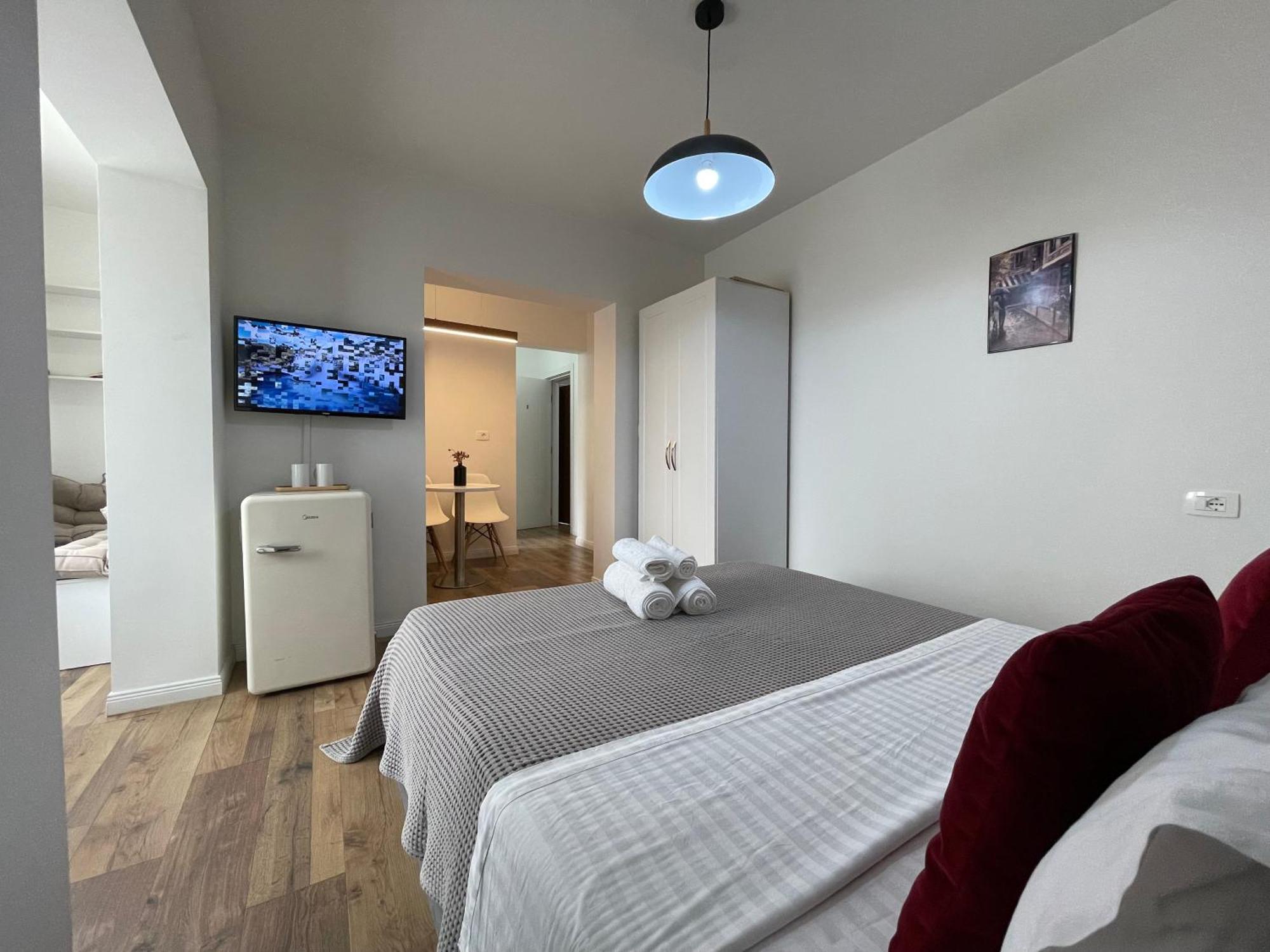 Central Studio Apartments Tirana Bagian luar foto