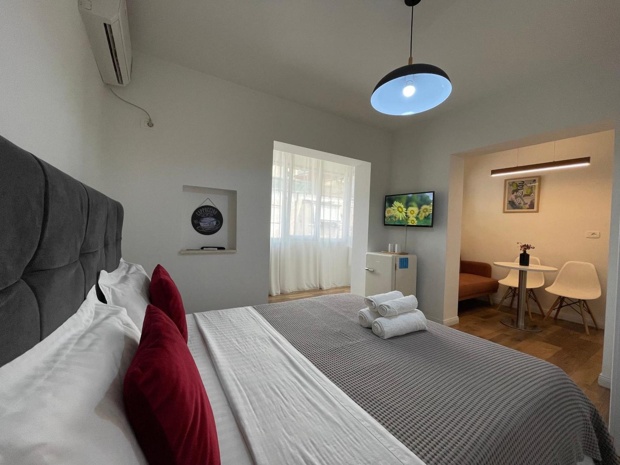Central Studio Apartments Tirana Bagian luar foto