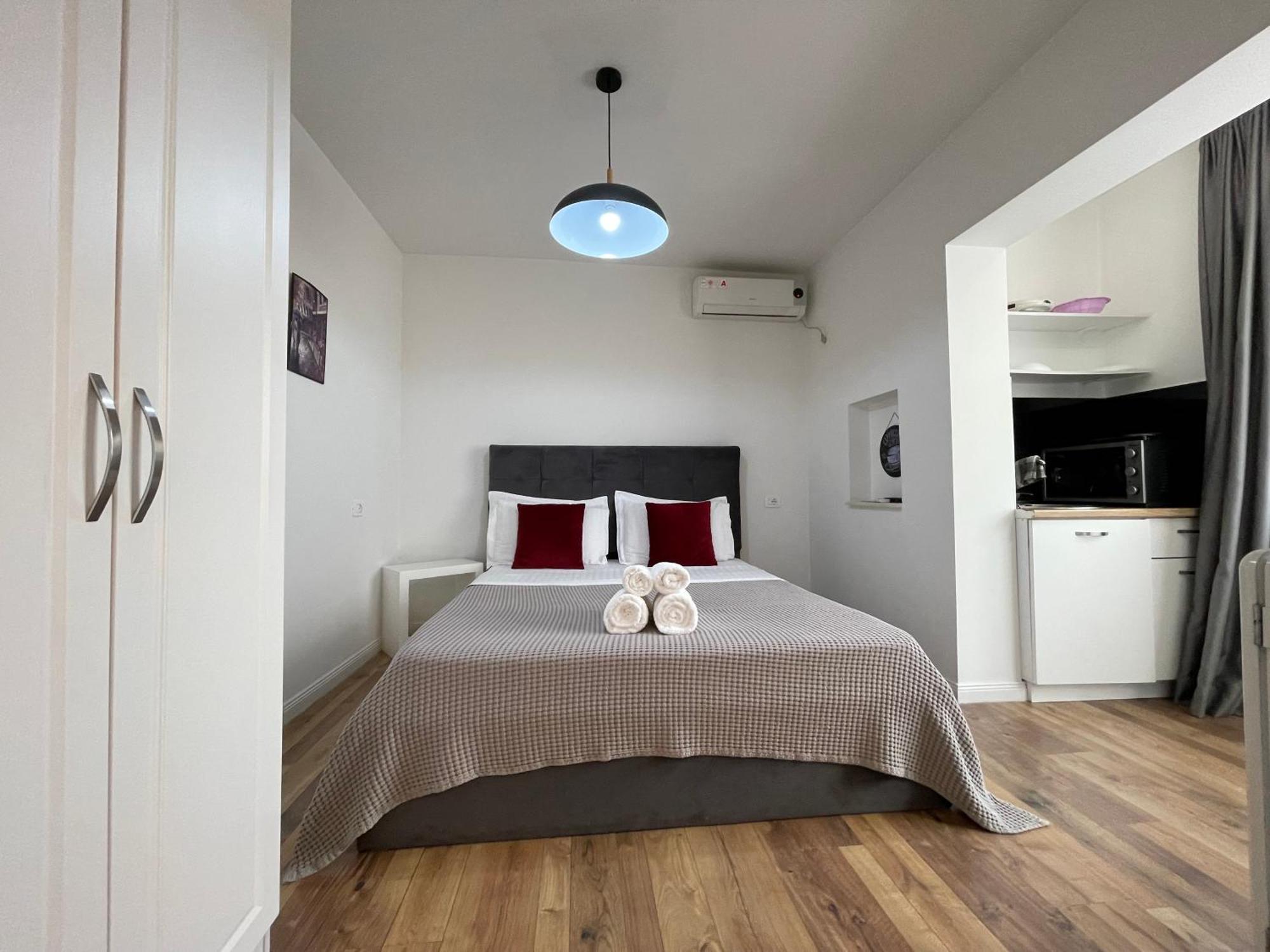 Central Studio Apartments Tirana Bagian luar foto