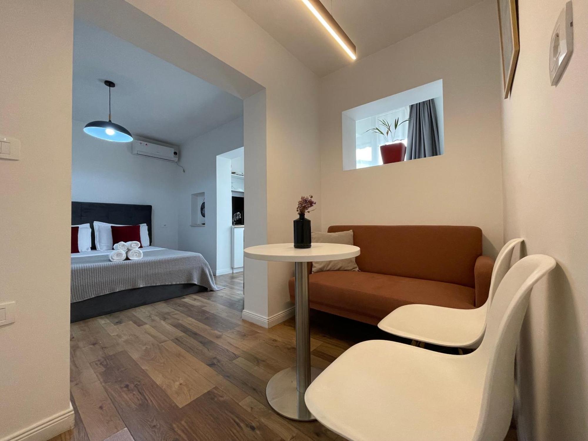 Central Studio Apartments Tirana Bagian luar foto
